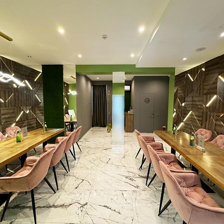 Hide Park Hotel Vinnytsia Extérieur photo