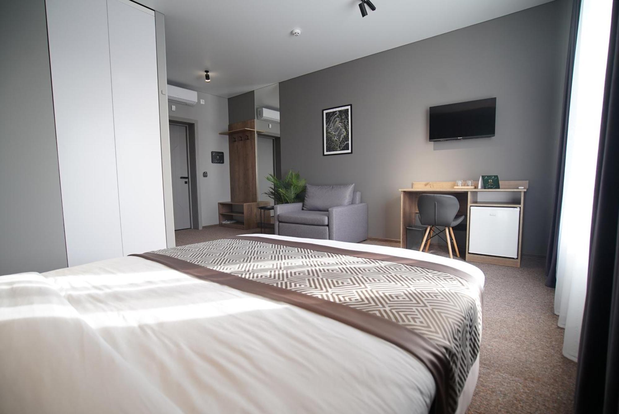 Hide Park Hotel Vinnytsia Extérieur photo