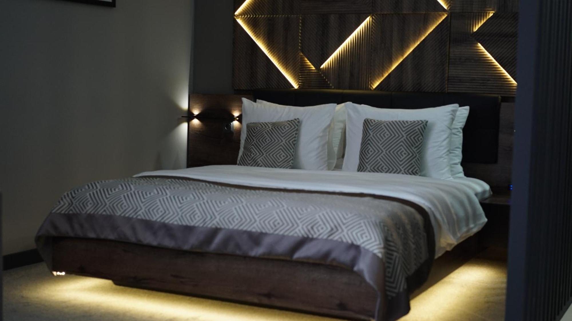 Hide Park Hotel Vinnytsia Extérieur photo