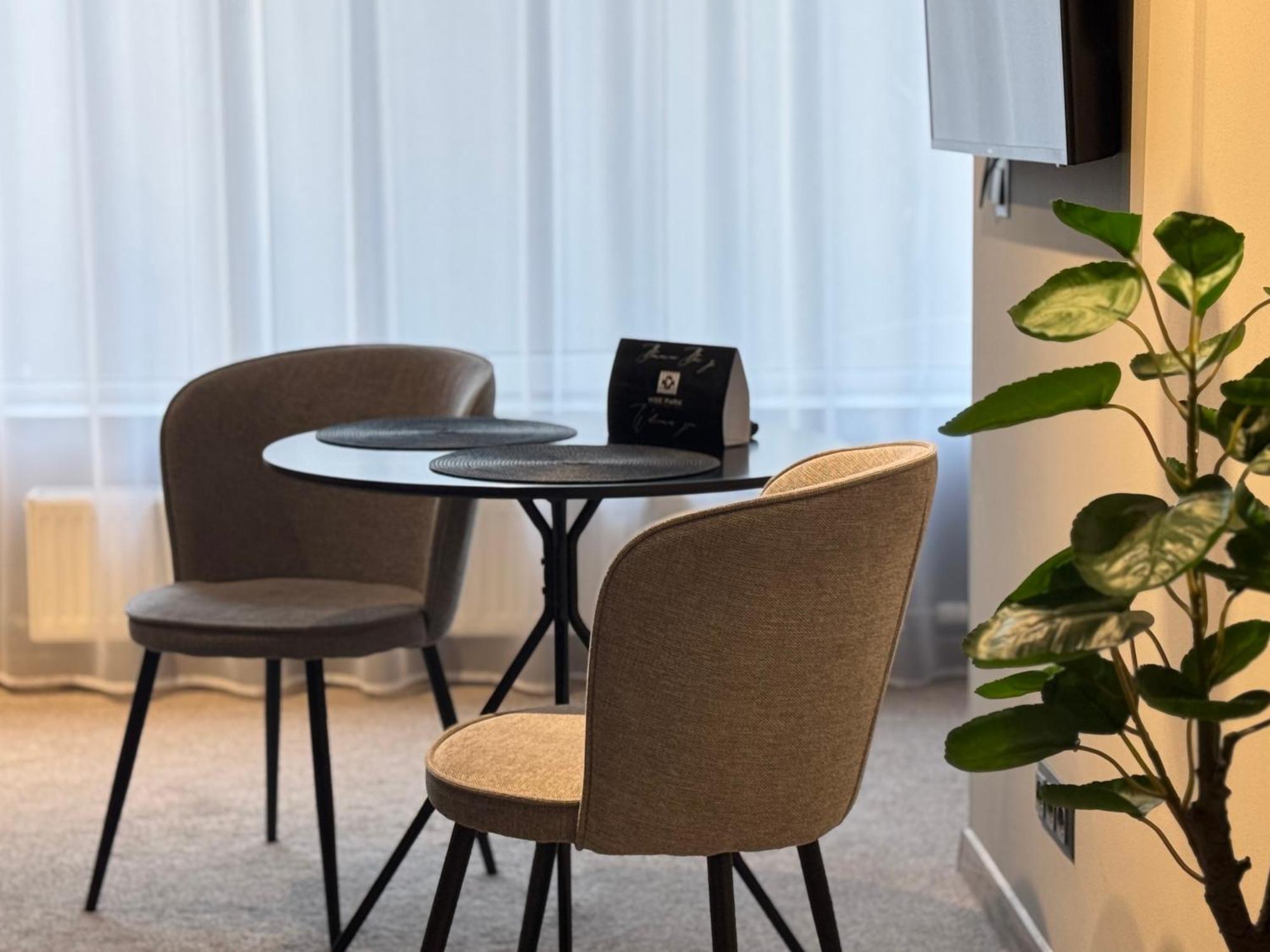 Hide Park Hotel Vinnytsia Extérieur photo